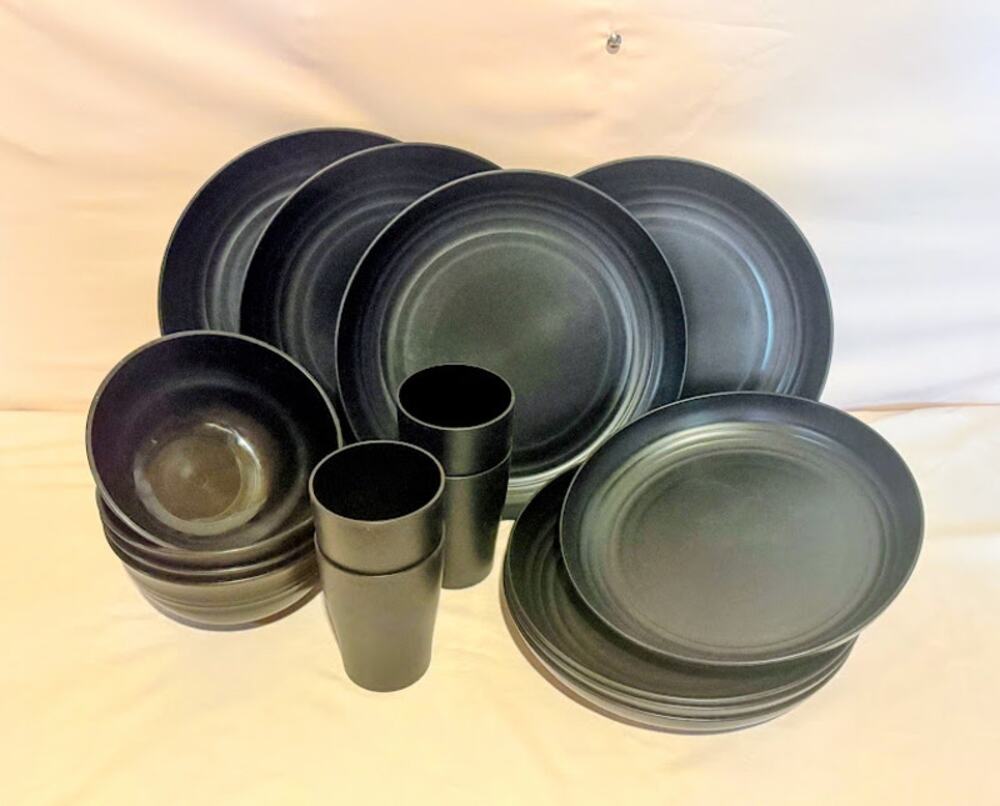 Eco-Friendly Black Wheat Straw Dinnerware Set